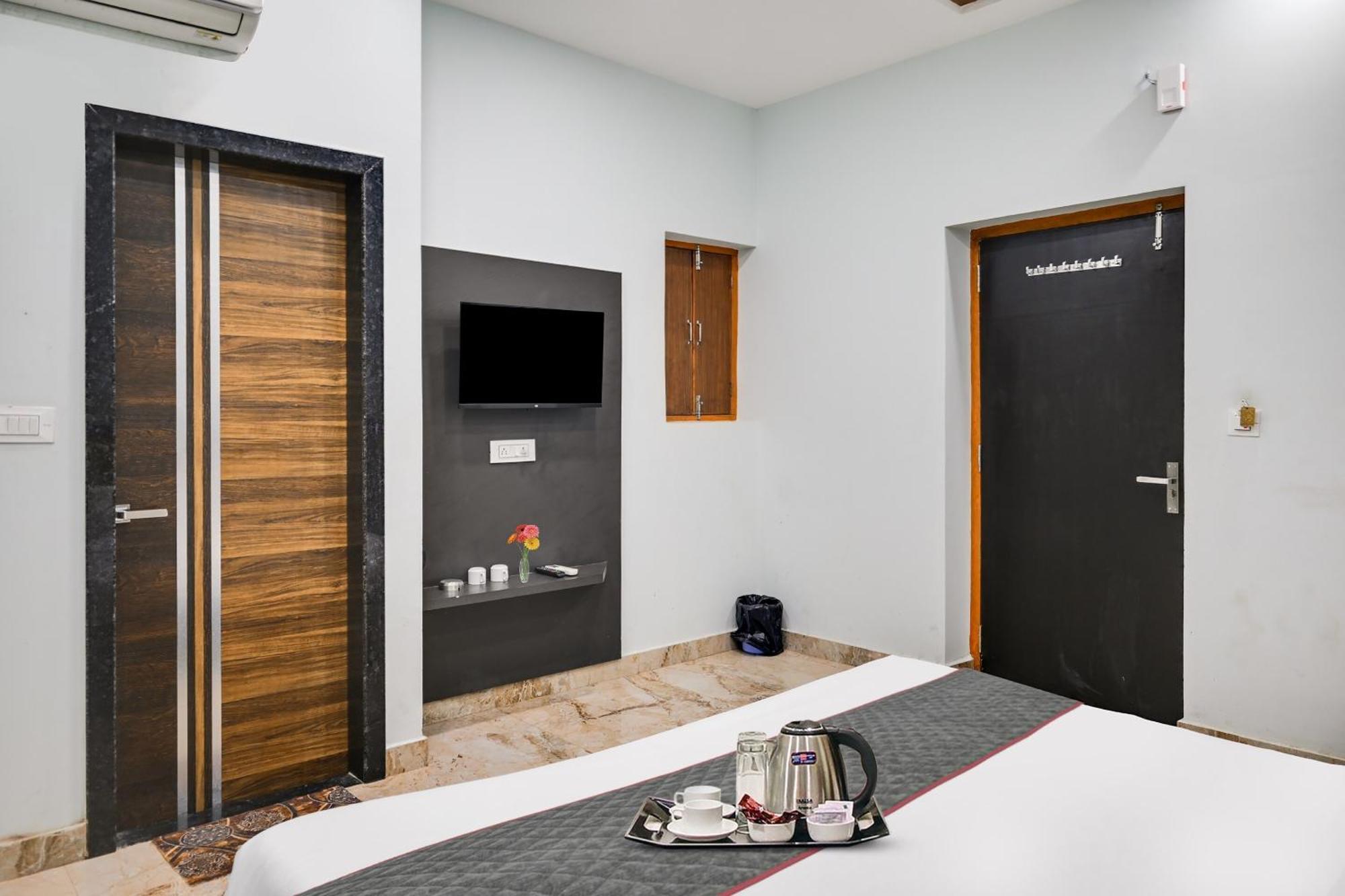 Townhouse Oak Hotel Ar Ganges Premium Varanasi Luaran gambar